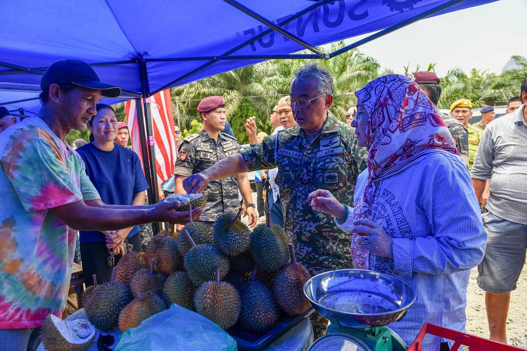 Kembara Kenali Borneo Agong Permaisuri Santuni Masyarakat Edisi 9