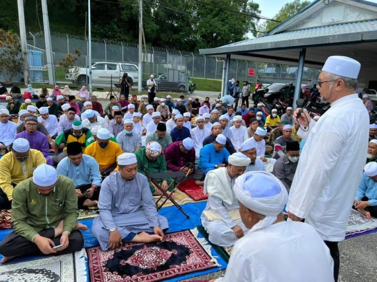 Empangan Bukit Merah Surut Penduduk Solat Minta Hujan Edisi 9