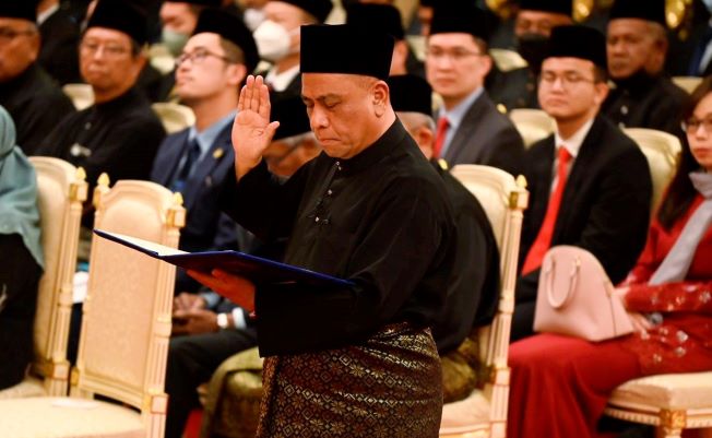 Saarani Angkat Sumpah Menteri Besar Perak Edisi 9 8092