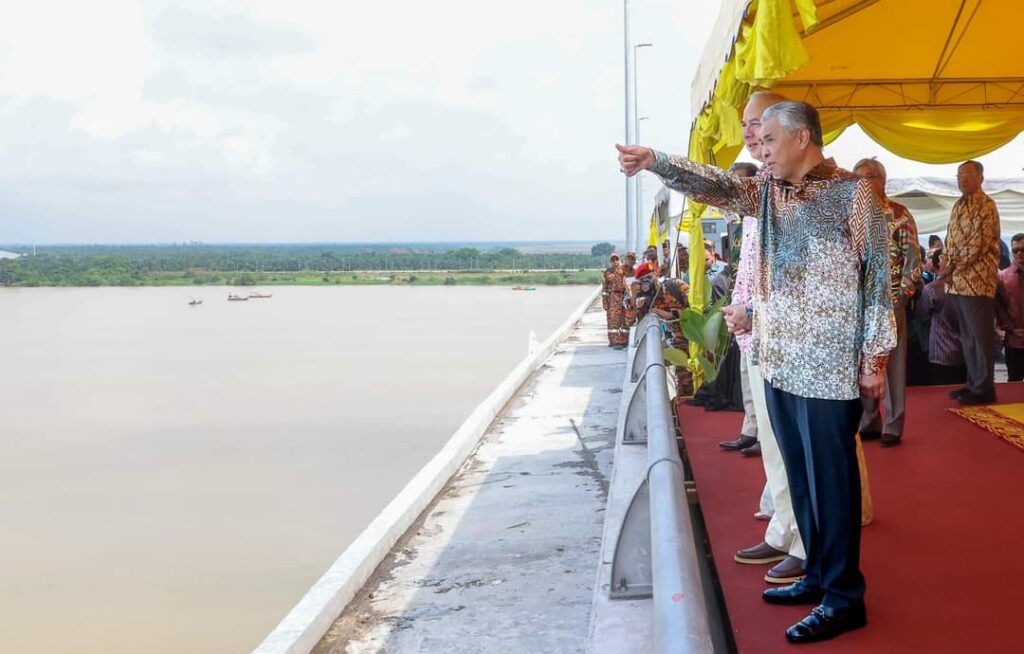 Jambatan Bagan Datuk Dinamakan Jambatan Sultan Nazrin Shah Edisi